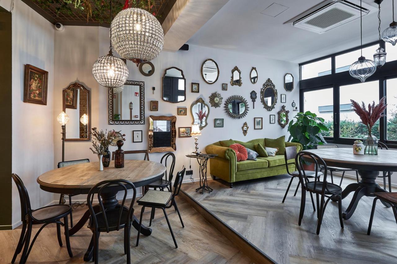 Hotel Floris Hotel Ustel Midi Saint-Gilles Buitenkant foto