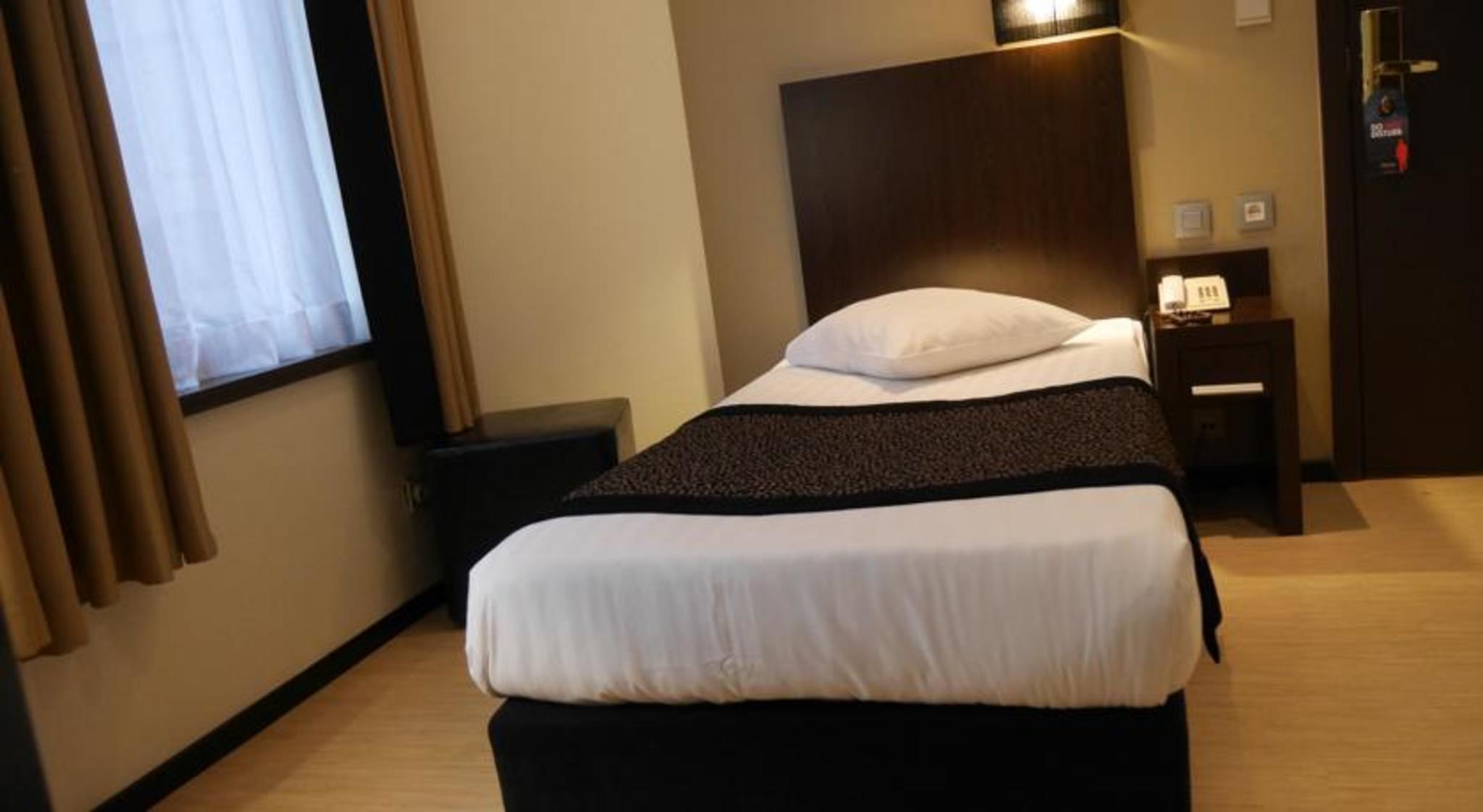 Hotel Floris Hotel Ustel Midi Saint-Gilles Buitenkant foto