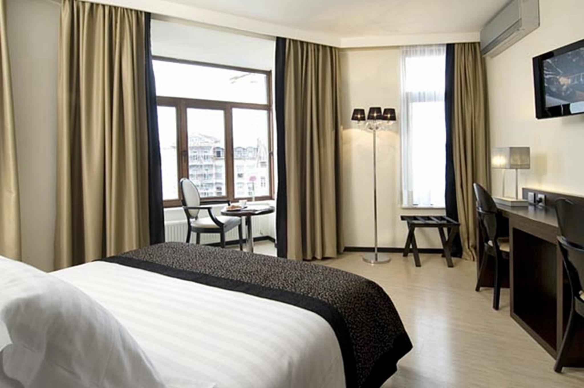 Hotel Floris Hotel Ustel Midi Saint-Gilles Buitenkant foto
