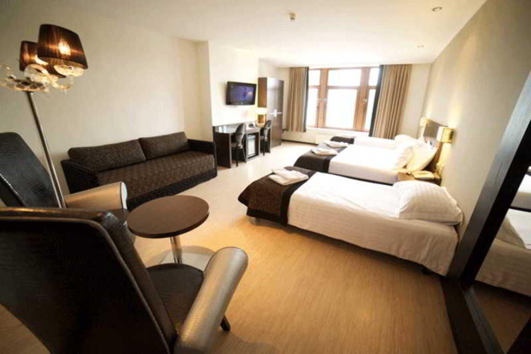 Hotel Floris Hotel Ustel Midi Saint-Gilles Buitenkant foto