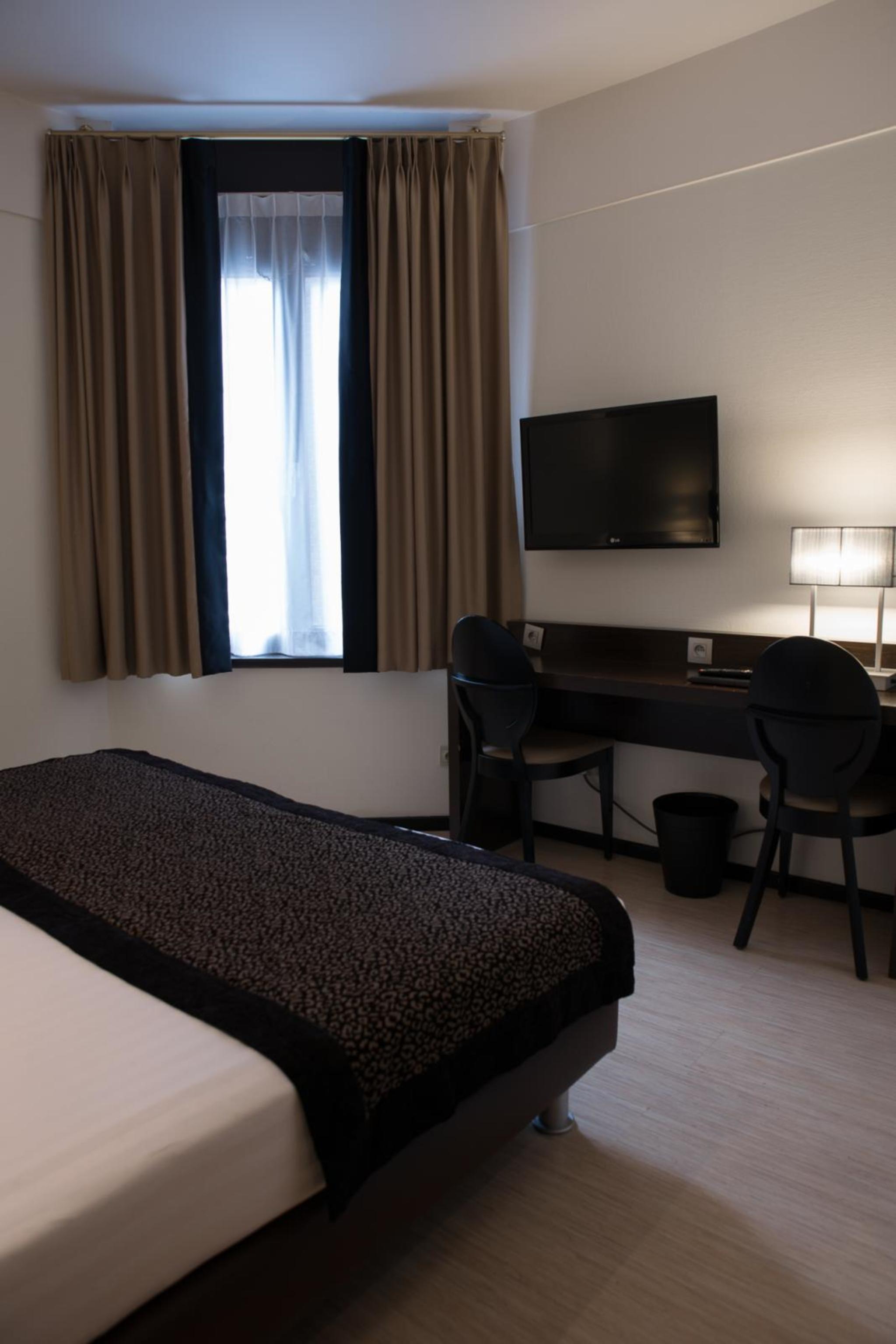 Hotel Floris Hotel Ustel Midi Saint-Gilles Buitenkant foto
