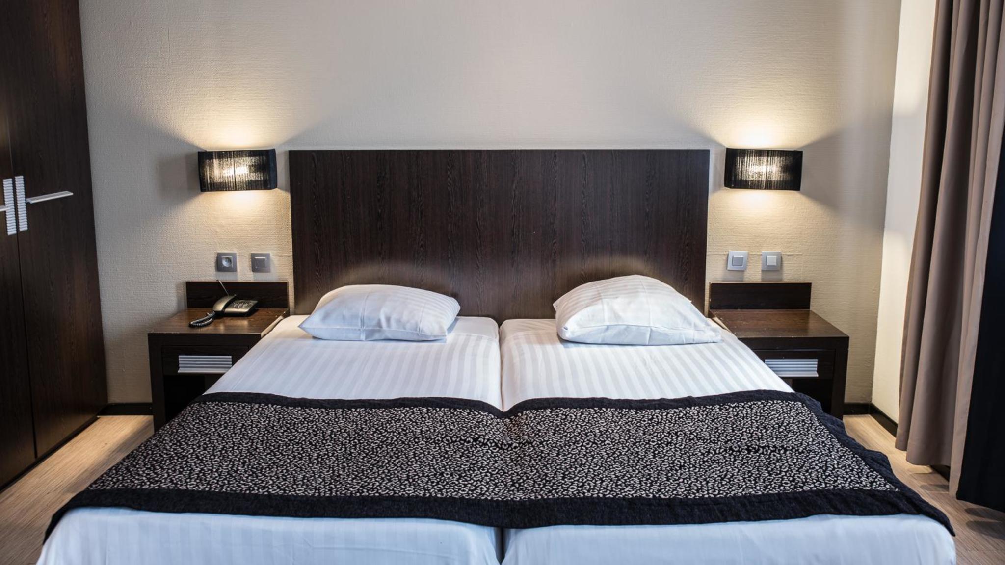 Hotel Floris Hotel Ustel Midi Saint-Gilles Buitenkant foto