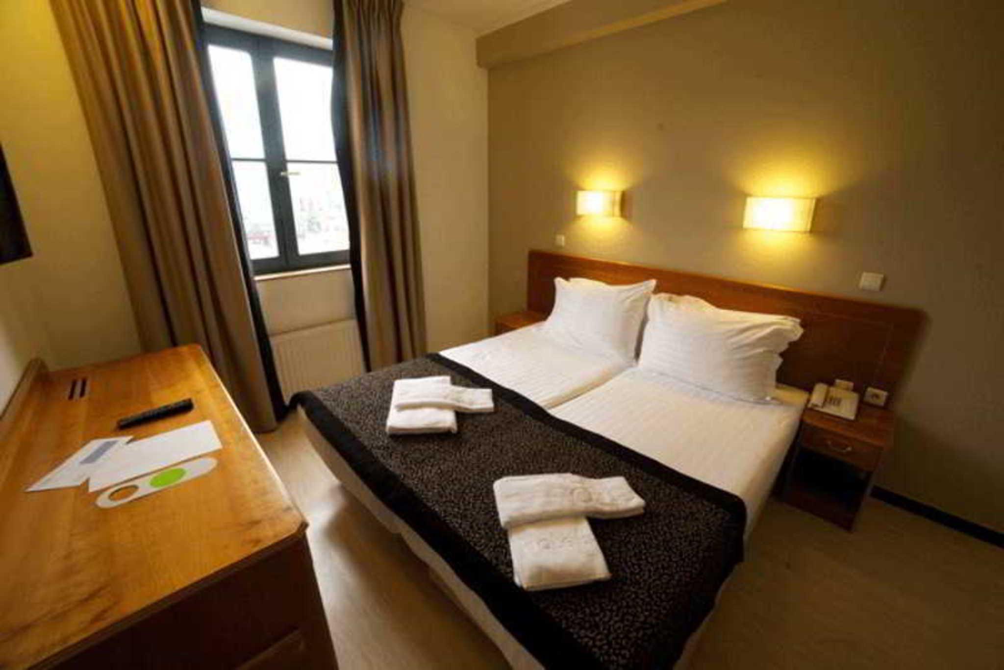 Hotel Floris Hotel Ustel Midi Saint-Gilles Buitenkant foto